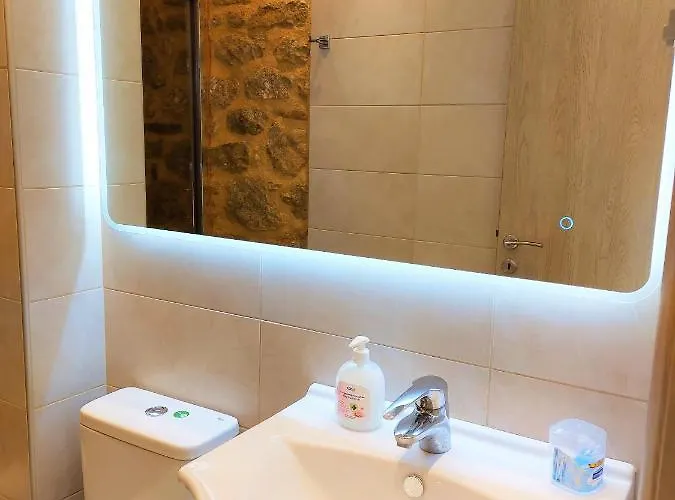 Tsanes * Pinakokhorion