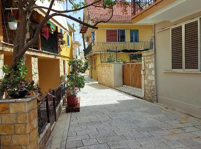 Semesterbostad Tsanes Pinakokhorion