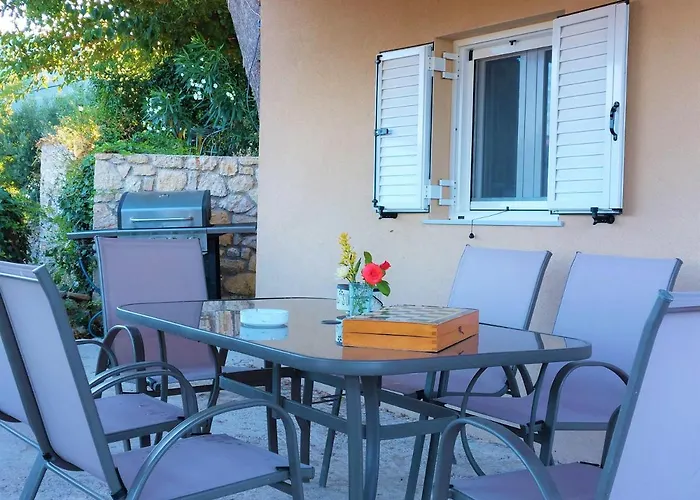 Tsanes Semesterbostad